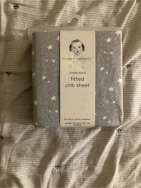 Gerber Gray Star Pattern Fitted Crib Sheet